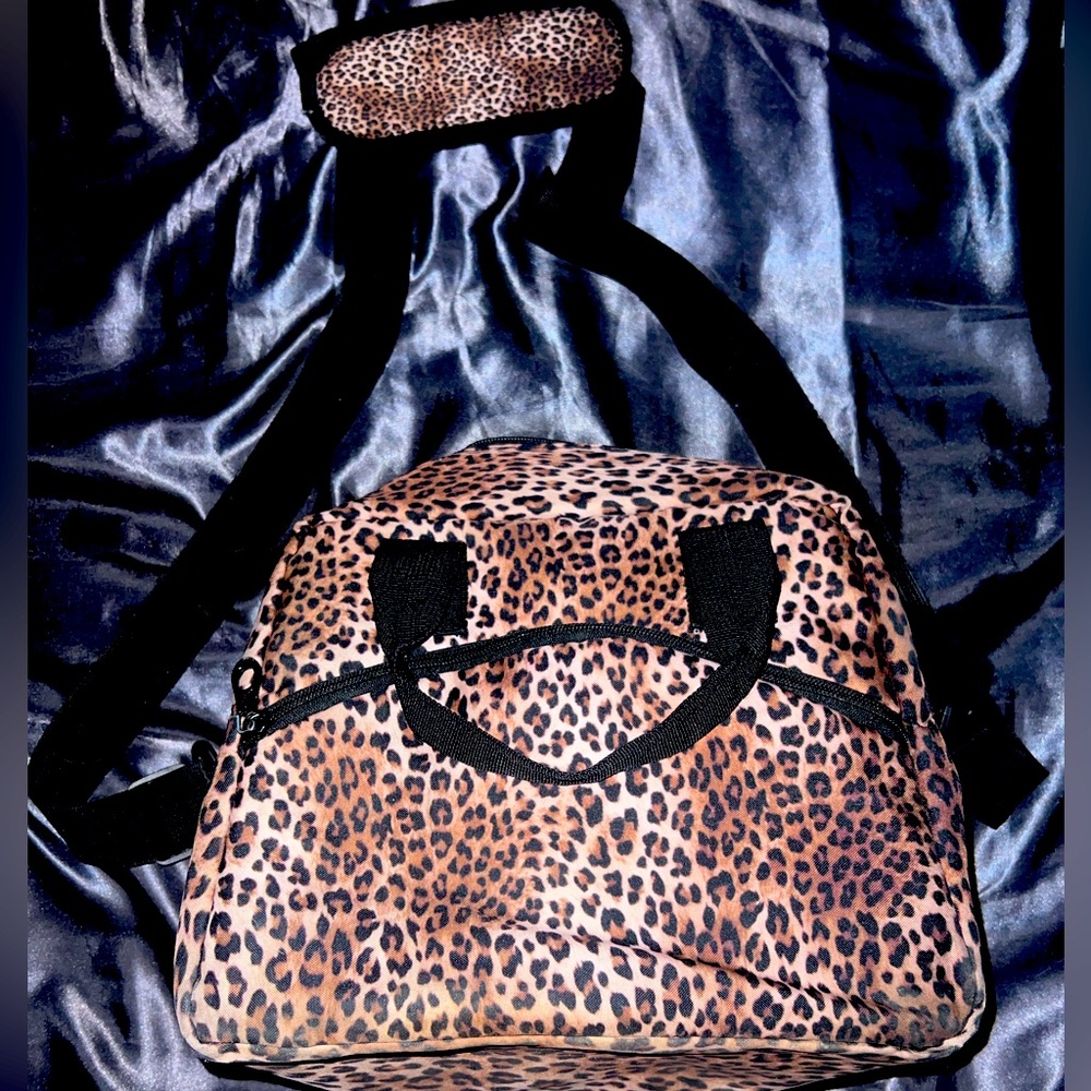 Leopard lunch box